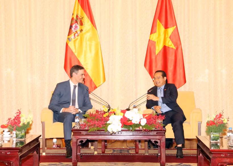 Chủ tịch Ủy ban Nhân dân Thành phố Hồ Chí Minh Nguyễn Văn Được tiếp Thủ tướng Tây Ban Nha Pedro Sanchez. (Ảnh: Xuân Khu/TTXVN)