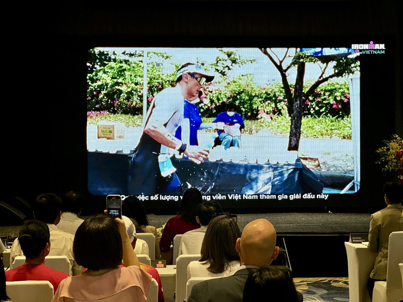 Ban Tổ chức giới thiệu các nội dung thi đấu tại sự kiện. (Ảnh: Trần Lê Lâm/TTXVN)