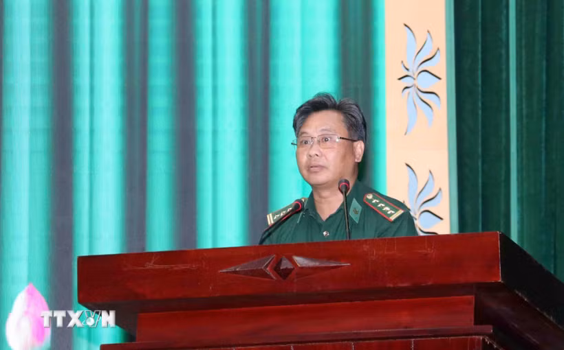 Xây dựng nền quốc phòng toàn dân, tạo môi trường hòa bình và phát triển