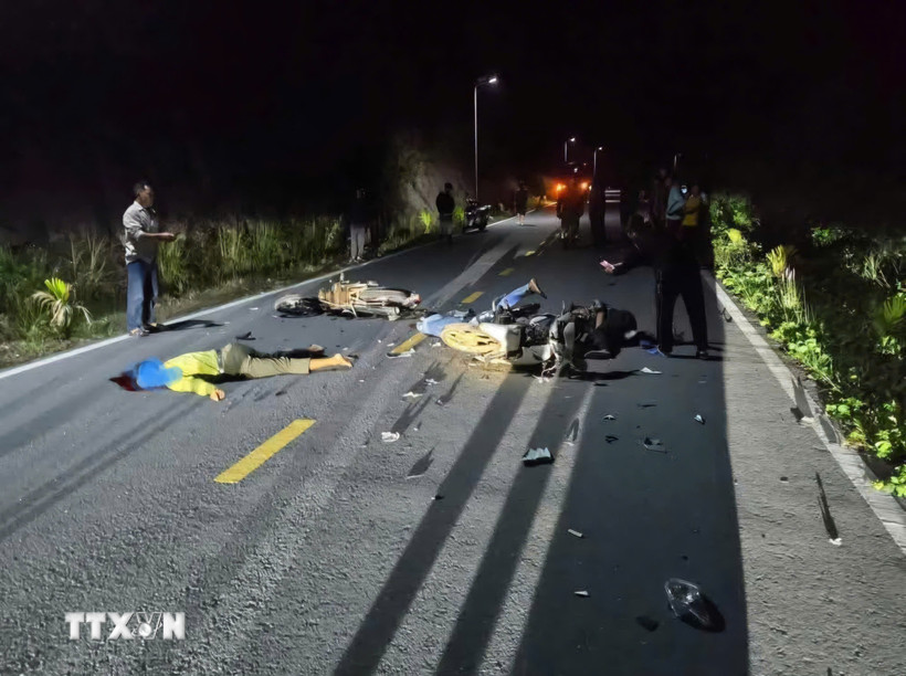 Hiện trường vụ tai nạn. (Ảnh: TTXVN phát)