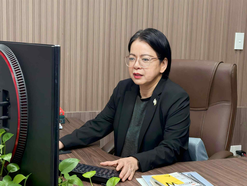 Với kinh nghiệm gần 30 năm gắn bó với nghiệp số, bà Võ Thị Trung Trinh luôn đặt mục tiêu tối thượng đặt "người dân làm vị trí trung tâm." (Nguồn: Hữu Duyên/TTXVN)