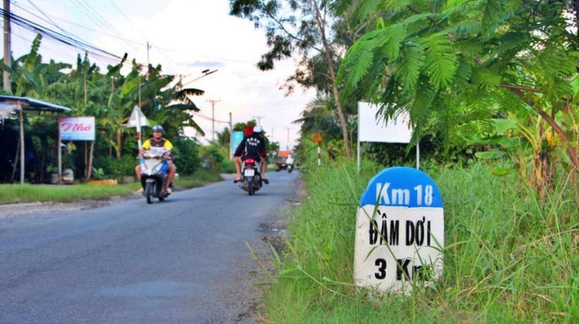 Tuyến đường Đầm Dơi-Cái Nước (ĐT986) sẽ được đầu tư nâng cấp đáp ứng nhu cầu đi lại, vận chuyển hàng hóa của người dân trong khu vực, giúp phát triển kinh tế xã hội của địa phương.