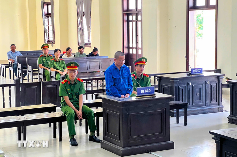 Bị cáo Nguyễn Thanh Long tại phiên tòa. (Ảnh: TTXVN phát)