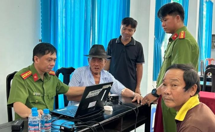 Qúa trình thu thập mẫu ADN của thân nhân các liệt sỹ, sáng 19/1/2026 tại Thành phố Hồ Chí Minh. (Ảnh: Công an Thành phố Hồ Chí Minh.)