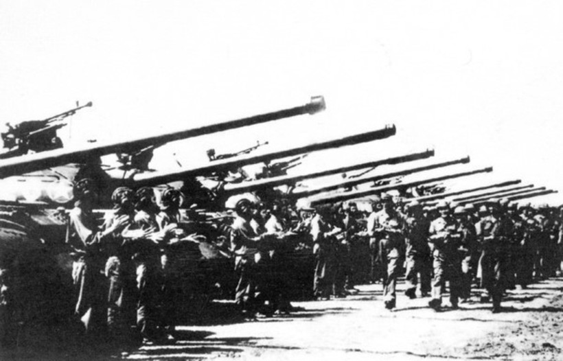 Quân Giải phóng chuẩn bị lực lượng trước giờ tổng công kích vào Sài Gòn-Gia Định với tinh thần “Thần tốc, táo bạo, bất ngờ, chắc thắng” (26/4/1975). (Ảnh: Tư liệu/TTXVN)