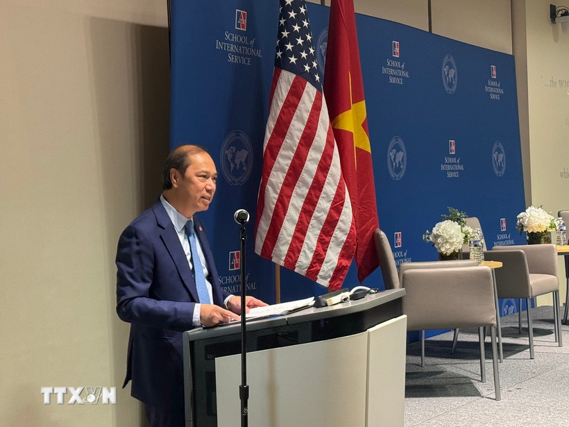 Duta Besar Nguyen Quoc Dung berpidato di sebuah acara di Washington D.C. awal tahun ini. (Foto: Kieu Trang/VNA)