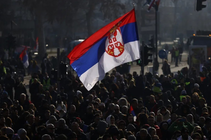 Quốc kỳ Serbia. (Nguồn: SWI)