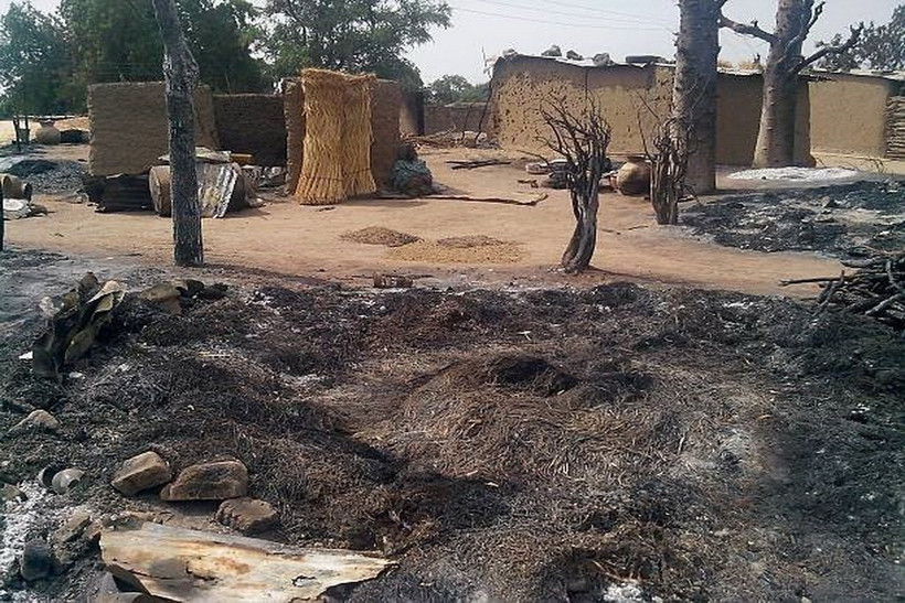 Hiện trường một vụ tấn công tại làng Kawuri, bang Borno (Nigeria). (Ảnh: Getty Images/TTXVN)