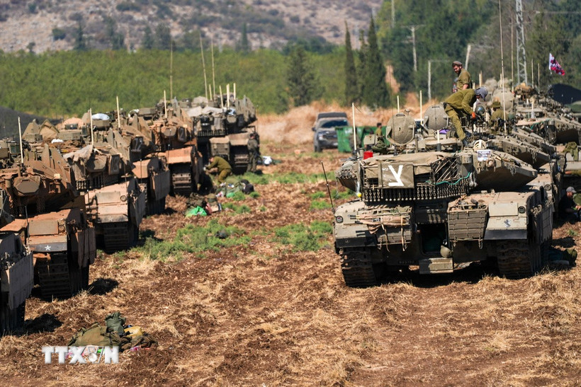 Quân đội Israel triển khai gần biên giới với Liban ngày 27/9/2024. (Ảnh: THX/TTXVN)