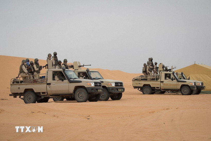 Binh sỹ Mauritani tuần tra khu vực biên giới với Mali. (Ảnh: Getty Images/TTXVN)