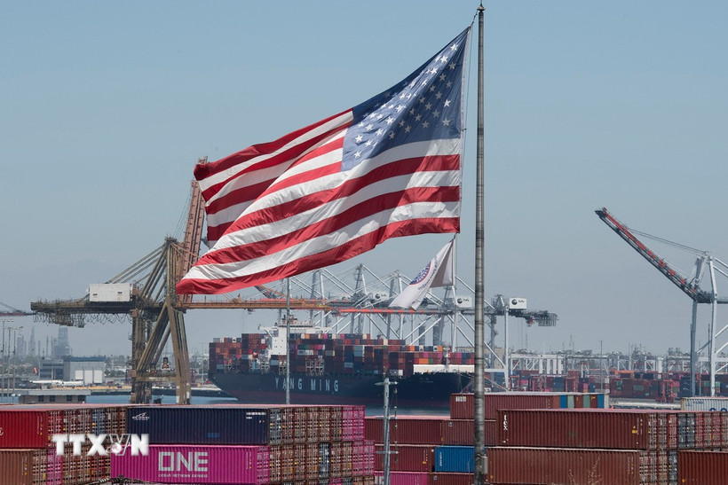Quang cảnh cảng hàng hóa Long Beach, California (Mỹ). (Ảnh: AFP/TTXVN)