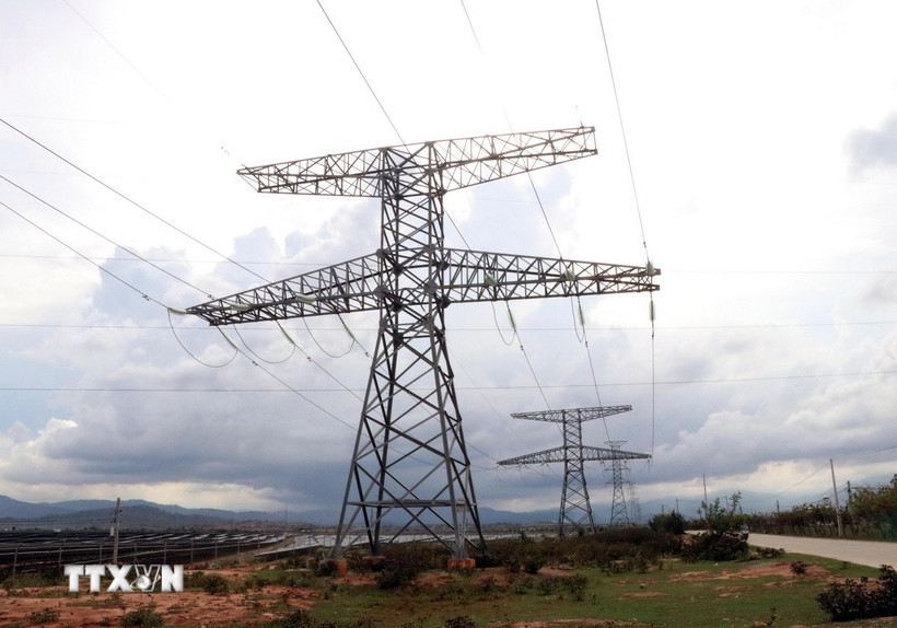 Dự án hạ tầng truyền tải được đầu tư đã cơ bản giải tỏa công suất điện nối lưới ở Ninh Thuận. (Ảnh minh họa: Công Thử/TTXVN)