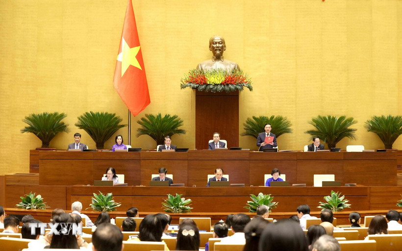 Phó Chủ tịch Quốc hội Nguyễn Khắc Định điều hành phiên toàn thể tại hội trường, sáng 14/5/2025. (Ảnh: Phương Hoa/TTXVN)