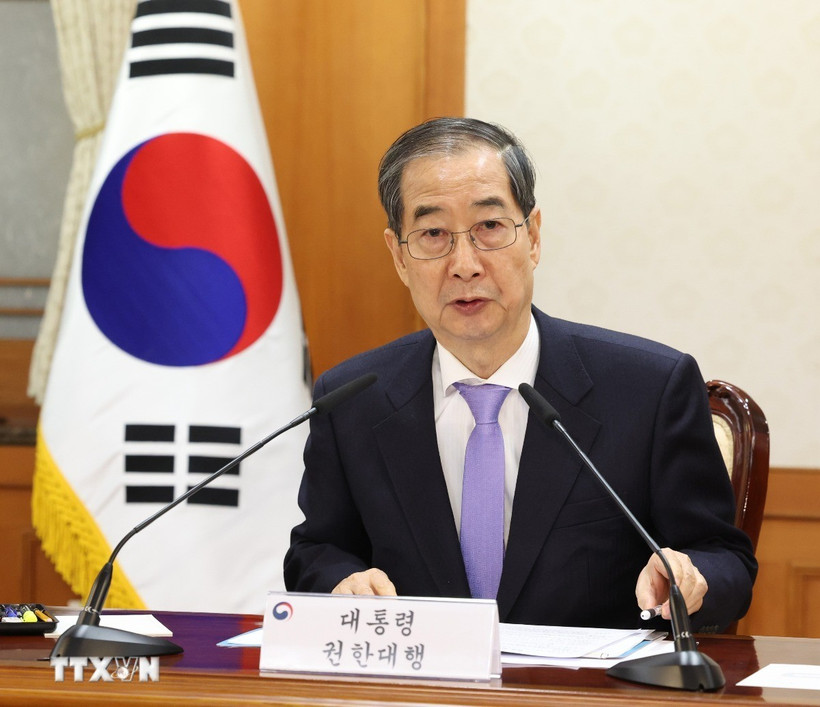 Quyền Tổng thống Hàn Quốc Han Duck Soo phát biểu tại cuộc họp ở Seoul ngày 24/3/2025. (Ảnh: Yonhap/TTXVN)