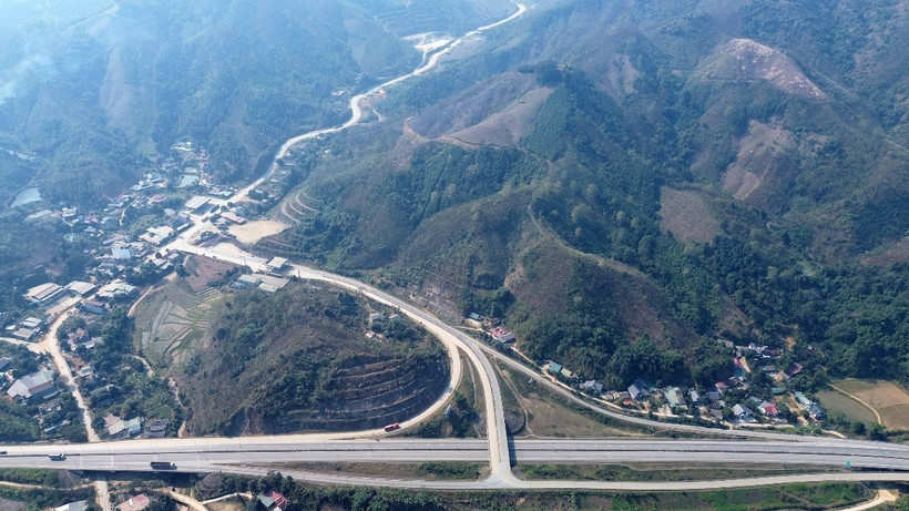 Một đoạn đường cao tốc Nội Bài-Lào Cai. (Ảnh: Quốc Khánh/TTXVN)