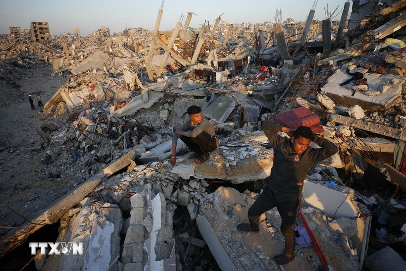 Những ngôi nhà bị phá hủy do xung đột tại Jabalia, Dải Gaza. (Ảnh: THX/TTXVN)