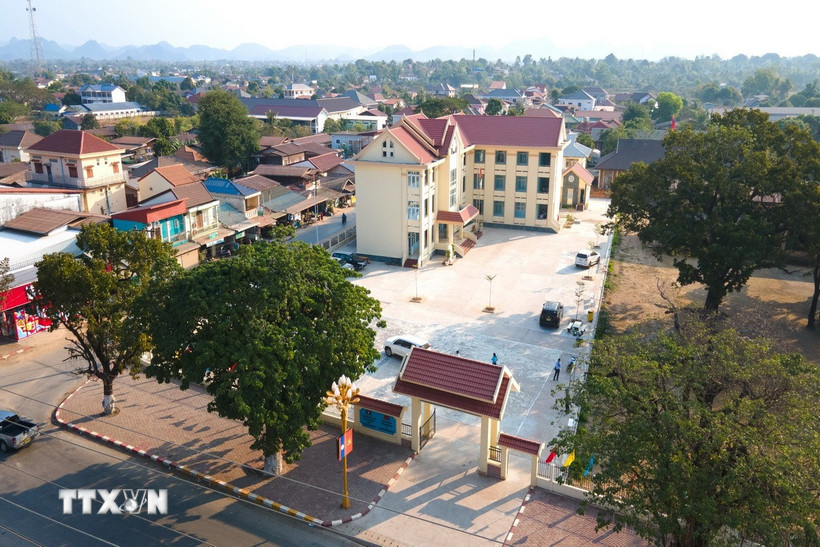 Trường Trung học cơ sở Thống Nhất - ngôi trường của hội người Việt Nam tỉnh Khammouane. (Ảnh: Đỗ Bá Thành/TTXVN)