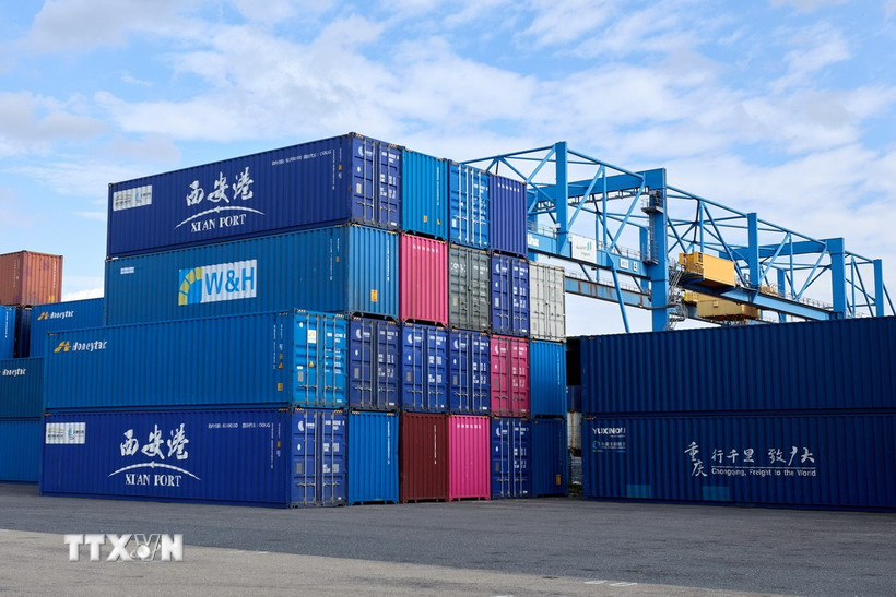 Cảng hàng hóa tại Duisburg (Đức). (Ảnh: THX/TTXVN)