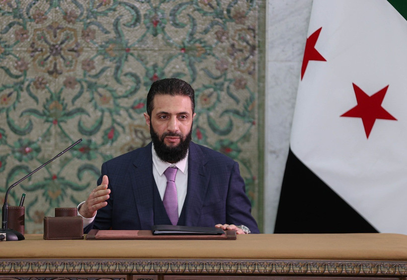 Tổng thống lâm thời Syria Ahmed al-Sharaa phát biểu tại Damascus, ngày 13/3/2025. (Ảnh: AA/TTXVN)