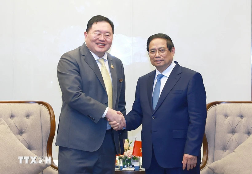 Thủ tướng Phạm Minh Chính tiếp ông Thammasak Sethaudom, Chủ tịch kiêm Giám đốc điều hành của Tập đoàn SCG (Thái Lan). (Ảnh: Dương Giang/TTXVN)