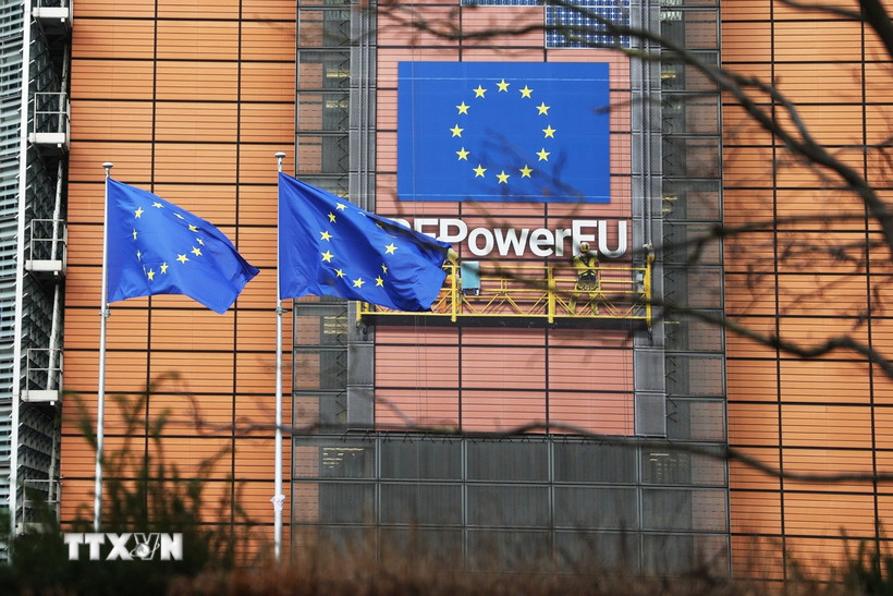 Cờ Liên minh châu Âu tại Brussels (Bỉ). (Ảnh: THX/TTXVN)