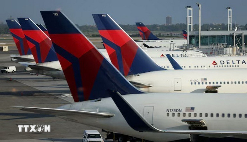 Máy bay của hãng Delta Air Lines tại sân bay quốc tế John F. Kennedy ở New York (Mỹ) hồi tháng Bảy năm ngoái. (Ảnh: Reuters/TTXVN)