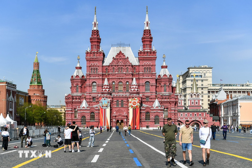 Người dân tại Thủ đô Moskva (Nga). (Ảnh: THX/TTXVN)