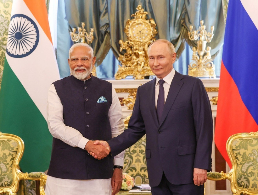 Tổng thống Nga Vladimir Putin (phải) trong cuộc gặp Thủ tướng Ấn Độ Narendra Modi tại Moskva, ngày 9/7/2024. (Ảnh: AA/TTXVN)