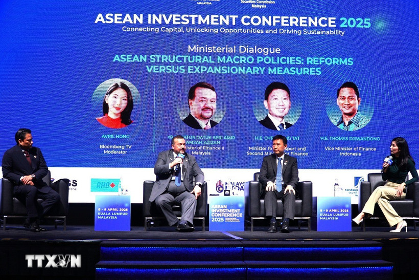 Diễn giả tham luận tại Hội nghị Đầu tư ASEAN tại Malaysia. (Ảnh: Hằng Linh/TTXVN)