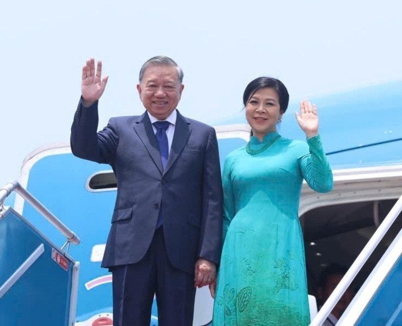 Tổng Bí thư Tô Lâm và Phu nhân rời Hà Nội trưa 5/5/2025, lên đường thăm cấp Nhà nước Kazakhstan, Azerbaijan, Belarus và thăm chính thức Liên bang Nga. (Ảnh: Thống Nhất/TTXVN)