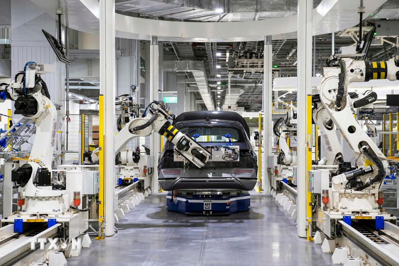 Bên trong một nhà máy sản xuất ôtô của Hyundai Motor. (Ảnh: Yonhap/TTXVN)