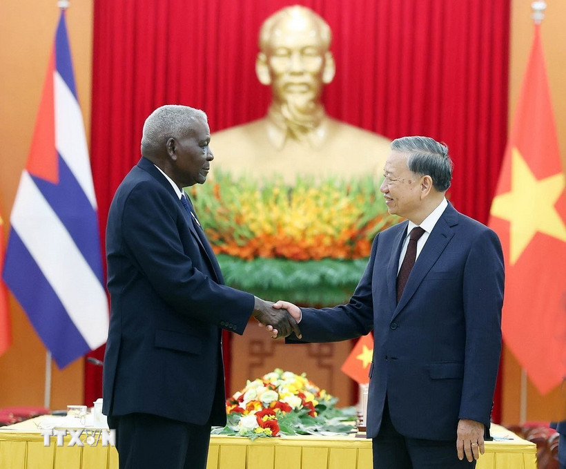 Tổng Bí thư Tô Lâm tiếp Chủ tịch Quốc hội Chính quyền nhân dân và Hội đồng Nhà nước Cuba Esteban Lazo Hernández, trong chuyến thăm chính thức Việt Nam, chiều 1/10/2025. (Ảnh: Thống Nhất/TTXVN)