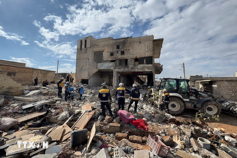 Đống đổ nát sau một vụ nổ tại Al-Nayrab, tỉnh Idlib (Syria) ngày 20/2/2025. (Ảnh: THX/TTXVN)