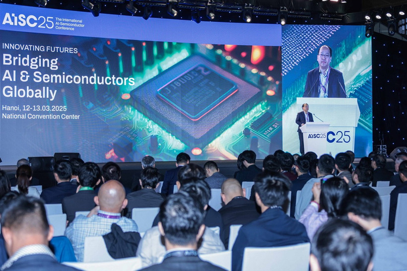 Hội thảo chuyên đề “Cuộc cách mạng công nghệ bán dẫn-AI tại Silicon Valley” khai mạc tại Hà Nội sáng 12/3/2025. (Ảnh: Hoàng Hiếu/TTXVN)