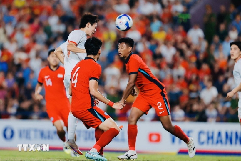 Văn Thuận ghi bàn thắng mở tỷ số cho U23 Việt Nam. (Ảnh: Minh Quyết/TTXVN)