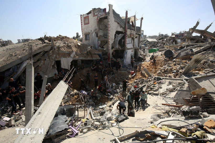 Cảnh đổ nát sau cuộc không kích của Israel xuống khu vực Jabalia, phía Bắc Dải Gaza. (Ảnh: THX/TTXVN)