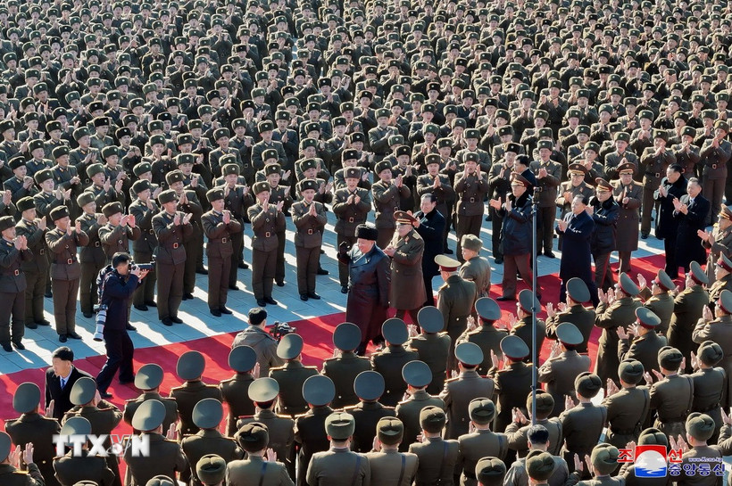 Nhà lãnh đạo Triều Tiên Kim Jong Un thăm Đại học Chính trị Kim Nhật Thành ở Bình Nhưỡng ngày 24/2/2025. (Ảnh minh họa: Yonhap/TTXVN)