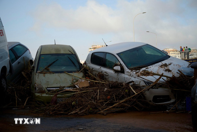 Cảnh tàn phá sau lũ quét tại một quốc gia châu Âu hồi tháng 10 năm ngoái. (Ảnh minh họa: THX/TTXVN)