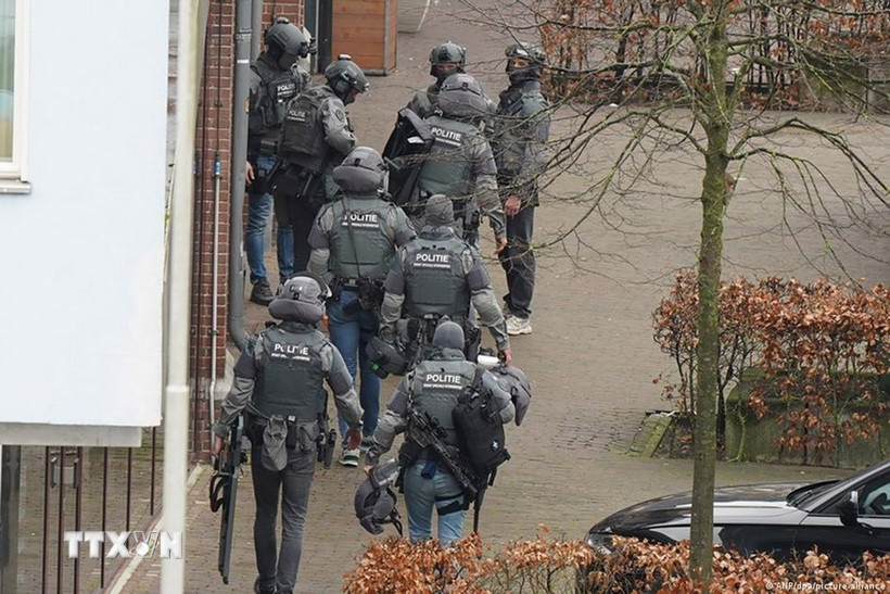 Cảnh sát Hà Lan phong tỏa khu vực. (Ảnh: ANP/TTXVN)