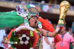 Cổ động viên đội tuyển Mexico. (Ảnh: THX/TTXVN)