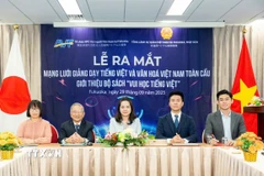Ra mắt "Ban điều phối Mạng lưới Giảng dạy tiếng Việt và Văn hóa Việt Nam toàn cầu". (Ảnh: Nguyễn Tuyến/TTXVN)