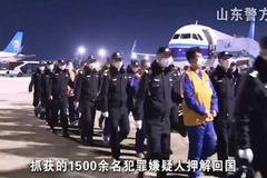 Công an Trung Quốc dẫn độ hơn 1.500 nghi phạm lừa đảo từ Myanmar về nước. (Ảnh: globaltimes)