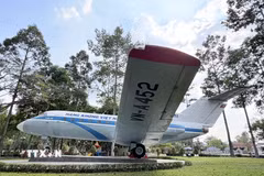 Máy bay Yak-40 VNA452 được gìn giữ như một “nhân chứng sống” của lịch sử hàng không và Cách mạng Việt Nam. (Ảnh: Thanh Sang/TTXVN)