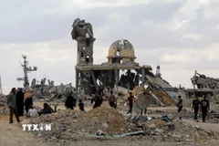 Những tòa nhà bị phá hủy do xung đột tại thành phố Khan Younis, Dải Gaza, ngày 12/10/2025. (Ảnh: THX/TTXVN)