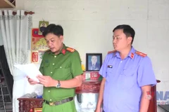 Bắt giữ 13 đối tượng giải quyết mâu thuẫn bằng bom xăng, hung khí