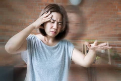 Người thiếu máu não hay bị đau đầu, chóng mặt. (Ảnh: iStock)