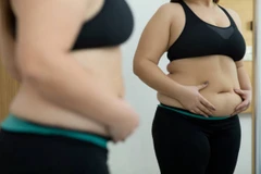 Mỡ bụng là thủ phạm gây ra nhiều vấn đề về sức khỏe. (Ảnh: iStock)