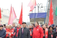 Chủ tịch Ban Chấp hành Trung ương Đảng Cộng sản Liên bang Nga Gennady Zyuganov phát biểu tại lễ míttinh. (Ảnh: Trần Hải/TTXVN)