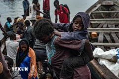 Người tị nạn tại Nzula, tỉnh Bắc Kivu, CHDC Congo. (Ảnh: THX/TTXVN)