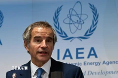 Tổng Giám đốc Cơ quan Năng lượng Nguyên tử Quốc tế (IAEA) Rafael Grossi phát biểu tại cuộc họp báo ở Vienna, Áo. (Ảnh: THX/TTXVN)